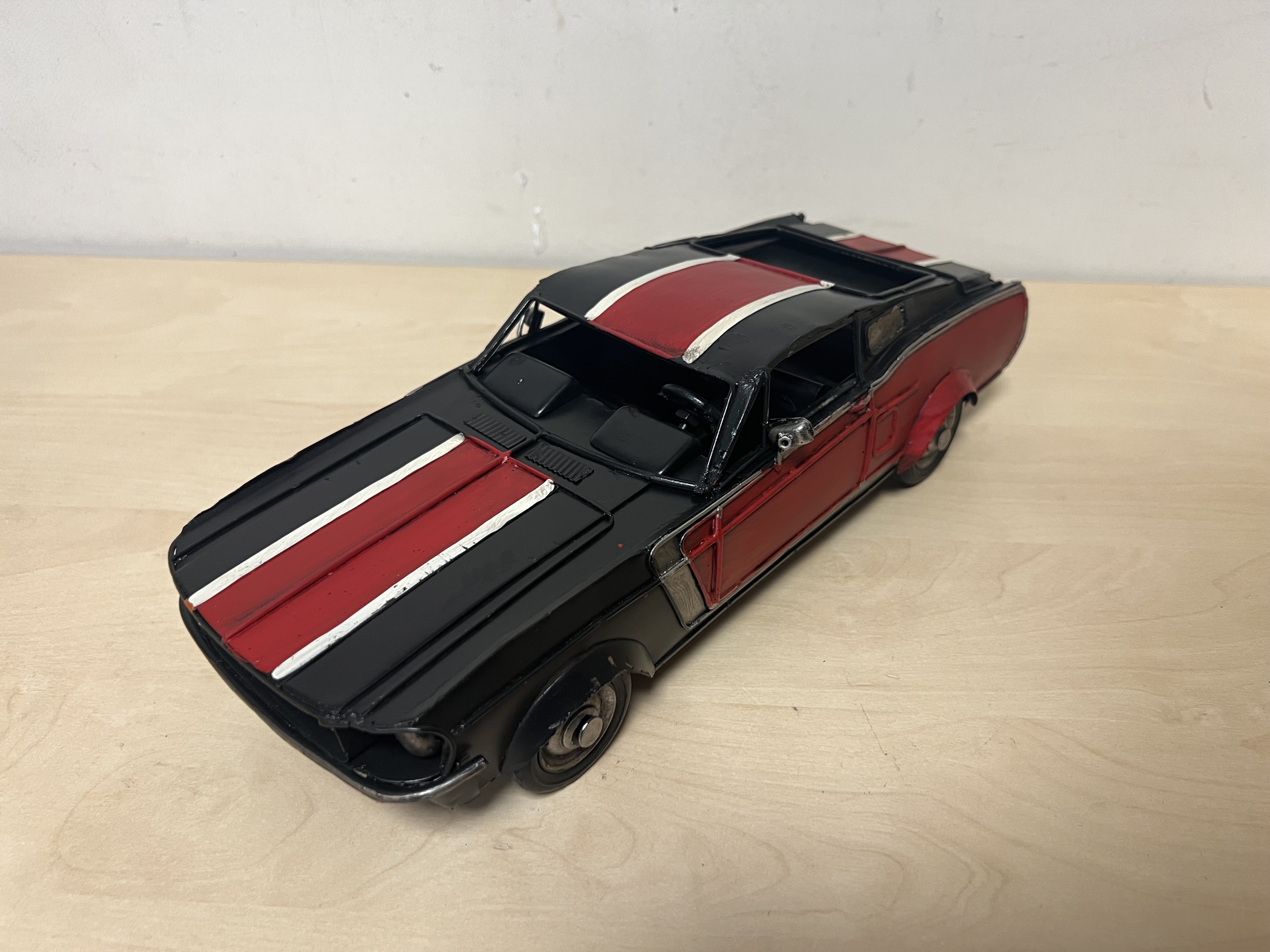Mustang metalen miniatuur zwart